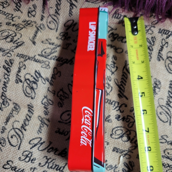 Gently used lip smacker coca cola tin comes with 6 lip gloss - Picture 2 of 7